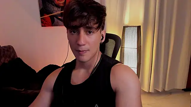 Snapshot of AlexRivera6 chatting on May 24, 6:35 pm AlexRivera6 online show from May 24, 6:35 pm