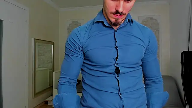 Snapshot of WilsonJules chatting on December 7, 11:56 pm WilsonJules online show from December 7, 11:56 pm