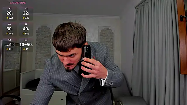 Snapshot of WilsonJules chatting on December 8, 8:36 pm WilsonJules online show from December 8, 8:36 pm