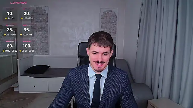 Snapshot of WilsonJules chatting on December 9, 7:50 pm WilsonJules online show from December 9, 7:50 pm