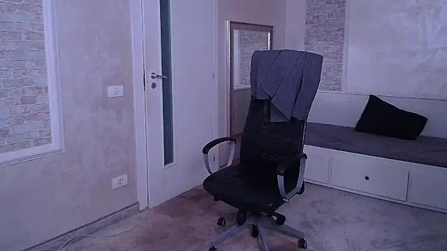 Snapshot of WilsonJules chatting on January 6, 12:16 am WilsonJules online show from January 6, 12:16 am