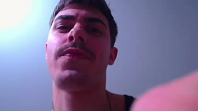 Snapshot of WilsonJules chatting on January 17, 11:51 pm WilsonJules online show from January 17, 11:51 pm