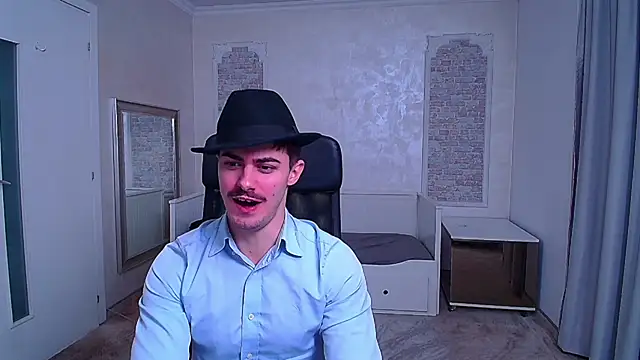 Snapshot of WilsonJules chatting on January 18, 7:37 pm WilsonJules online show from January 18, 7:37 pm