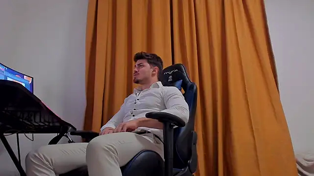 Snapshot of WilsonJules chatting on March 21, 4:29 pm WilsonJules online show from March 21, 4:29 pm