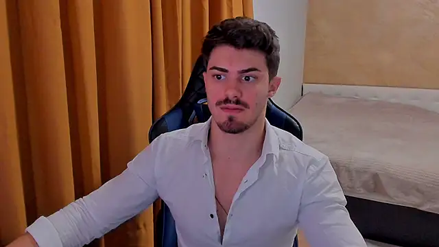 Snapshot of WilsonJules chatting on March 22, 11:53 pm WilsonJules online show from March 22, 11:53 pm