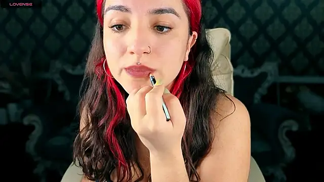 Daphne Moss online show from February 28, 2:18 pm