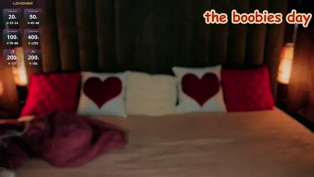 Daphne Moss online show from March 21, 2:20 pm