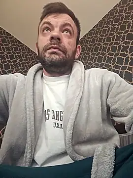 Snapshot of jakerusso chatting on November 9, 1:42 pm jakerusso online show from November 9, 1:42 pm