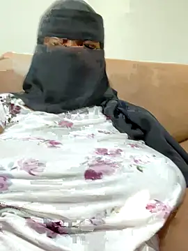 Snapshot of Submissive_Arab chatting on October 10, 12:37 pm Submissive Arab online show from October 10, 12:37 pm