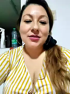 Snapshot of sakotodika chatting on February 1, 1:12 am sakotodika online show from February 1, 1:12 am