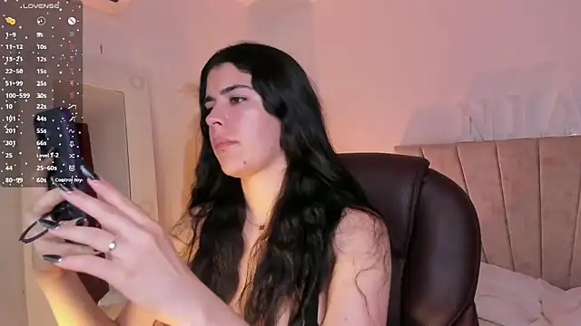  Niah  online show from February 11, 9:14 pm