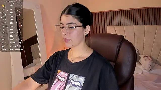  Niah  online show from March 21, 1:02 am