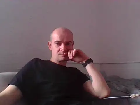 Snapshot of BadRec40 chatting on February 12, 1:17 pm BadRec40 online show from February 12, 1:17 pm