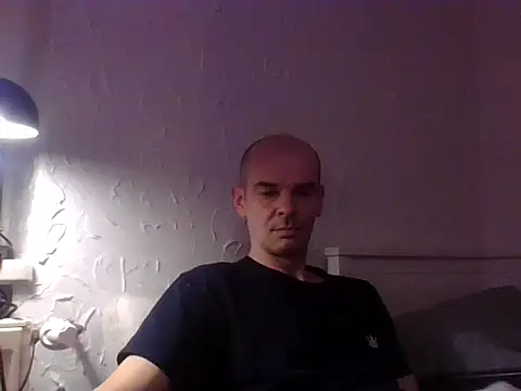 Snapshot of BadRec40 chatting on February 13, 7:10 pm BadRec40 online show from February 13, 7:10 pm