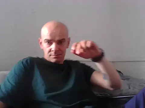 Snapshot of BadRec40 chatting on July 21, 1:24 pm BadRec40 online show from July 21, 1:24 pm