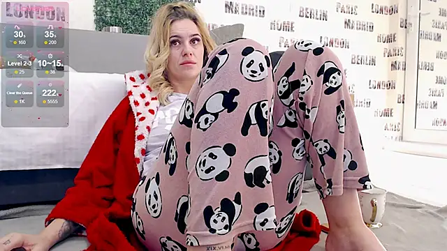 Snapshot of sweetdaiana23 chatting on February 21, 1:33 am sweetdaiana23 online show from February 21, 1:33 am