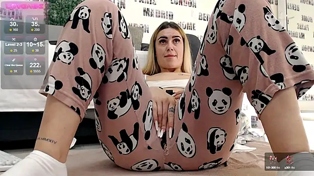 Snapshot of sweetdaiana23 chatting on March 21, 3:44 am sweetdaiana23 online show from March 21, 3:44 am