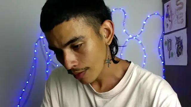 Snapshot of sorry-mom69 chatting on November 28, 2:03 am sorry-mom69 online show from November 28, 2:03 am