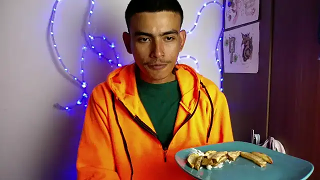 Snapshot of sorry-mom69 chatting on December 13, 7:53 pm sorry-mom69 online show from December 13, 7:53 pm