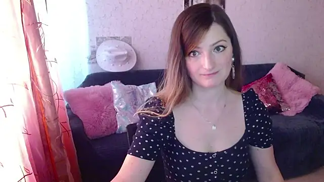 Snapshot of Arielsssplash chatting on July 22, 12:41 pm Arielsssplash online show from July 22, 12:41 pm