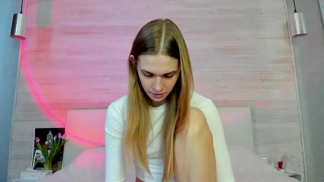 molly hunt  online show from February 14, 6:32 am