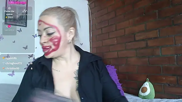 Snapshot of LIila28six chatting on February 27, 3:26 pm LIila28six online show from February 27, 3:26 pm