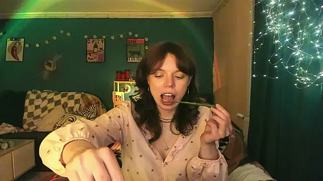 Snapshot of ClancyMorissey chatting on May 10, 5:18 pm ClancyMorissey online show from May 10, 5:18 pm