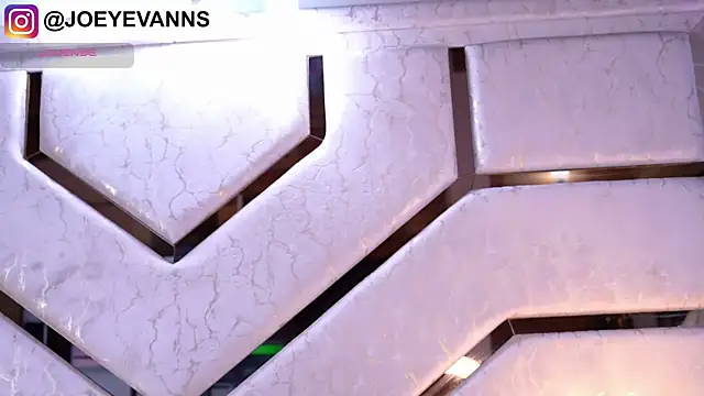 Snapshot of JOEYEVANS chatting on October 17, 5:21 am JOEYEVANS online show from October 17, 5:21 am