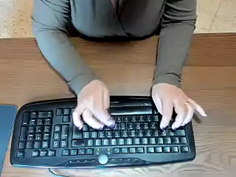 NikkiHolland online show from March 4, 10:13 am