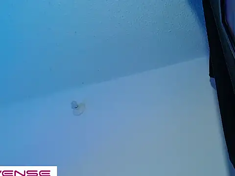 Snapshot of Leon_Wild chatting on April 8, 2:22 am Leon Wild online show from April 8, 2:22 am