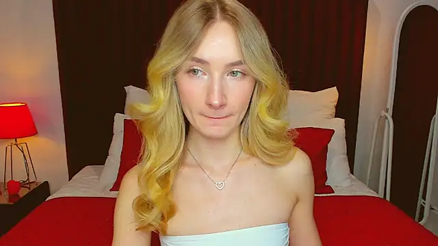 bella  rose online show from March 10, 1:10 pm