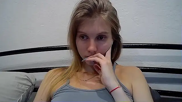 MaryMiton online show from December 7, 3:30 pm