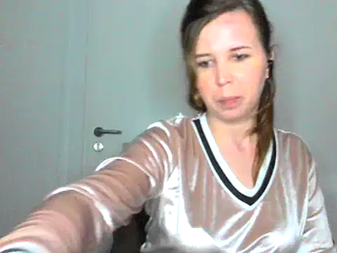 Snapshot of loveis007 chatting on February 25, 1:30 am loveis007 online show from February 25, 1:30 am