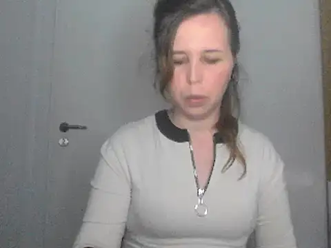 Snapshot of loveis007 chatting on March 10, 9:29 pm loveis007 online show from March 10, 9:29 pm