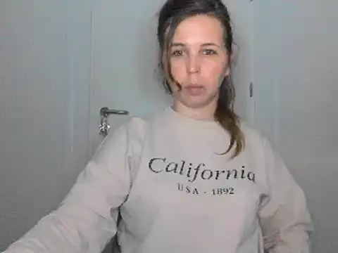 Snapshot of loveis007 chatting on March 18, 12:49 am loveis007 online show from March 18, 12:49 am