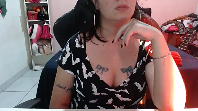 Snapshot of Ta_maravilhosaaa chatting on February 18, 2:05 am Ta maravilhosaaa online show from February 18, 2:05 am