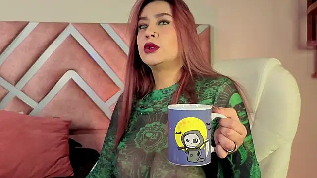  kelly hous36 online show from December 19, 12:45 pm