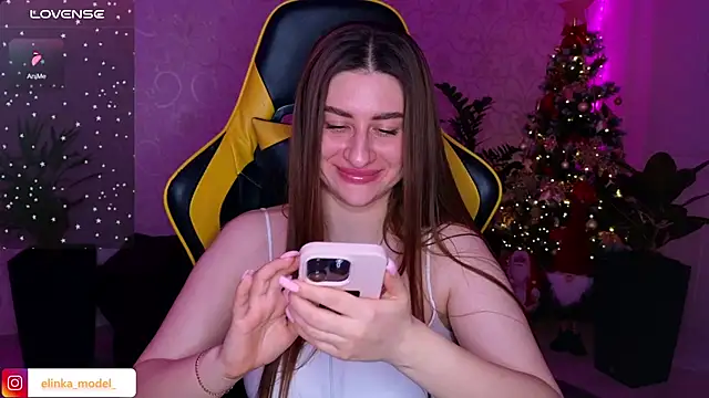 Elishka  online show from January 7, 9:03 pm