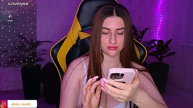 Elishka  online show from February 1, 6:29 pm