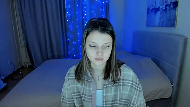 Snapshot of SoniNesti chatting on December 10, 12:27 pm SoniNesti online show from December 10, 12:27 pm