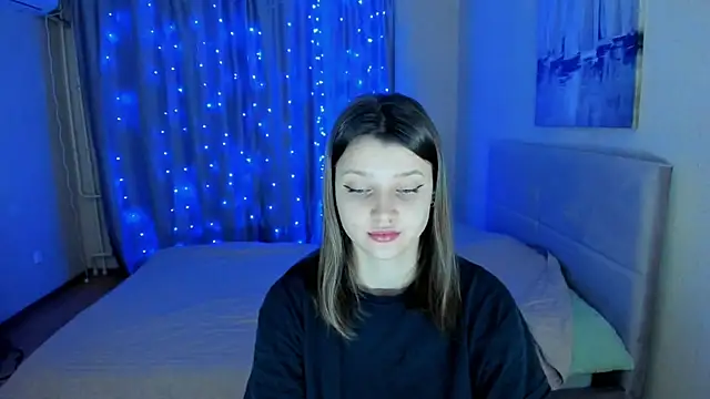 Snapshot of SoniNesti chatting on December 14, 12:33 pm SoniNesti online show from December 14, 12:33 pm