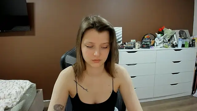 SoniNesti online show from April 4, 2:47 pm