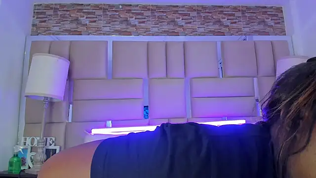 Snapshot of ShaniaBrownn chatting on October 10, 7:57 pm ShaniaBrownn online show from October 10, 7:57 pm