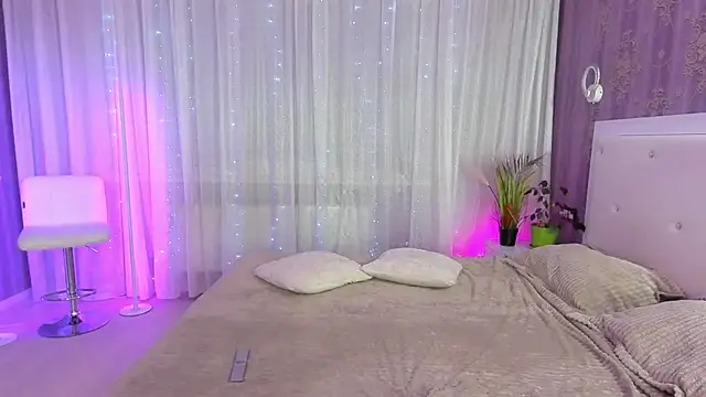 MirandaQueen online show from March 3, 8:11 pm