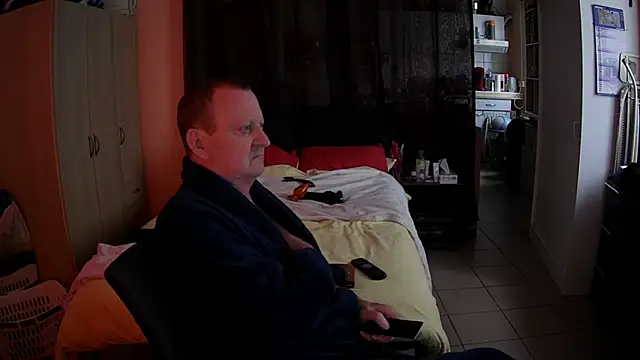 Snapshot of passifsoumis1963 chatting on November 20, 10:04 am passifsoumis1963 online show from November 20, 10:04 am