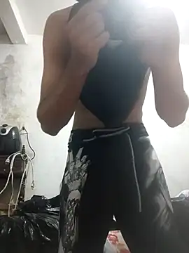 Snapshot of KleberL chatting on December 17, 10:05 pm KleberL online show from December 17, 10:05 pm