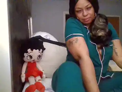 MSweetLindaParks online show from January 29, 8:18 am