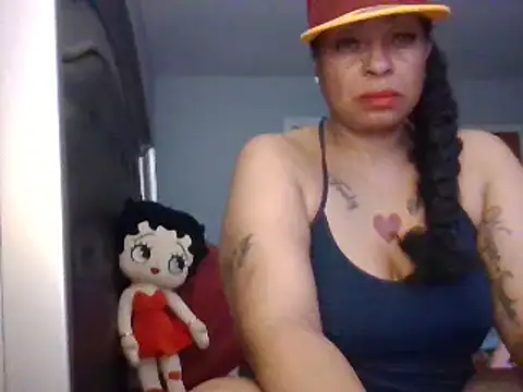 MSweetLindaParks online show from March 2, 10:48 pm