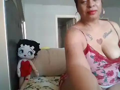 MSweetLindaParks online show from March 9, 6:54 pm