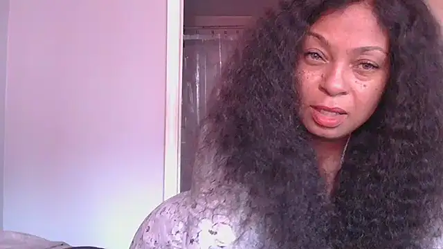 MSweetLindaParks online show from October 11, 4:49 pm